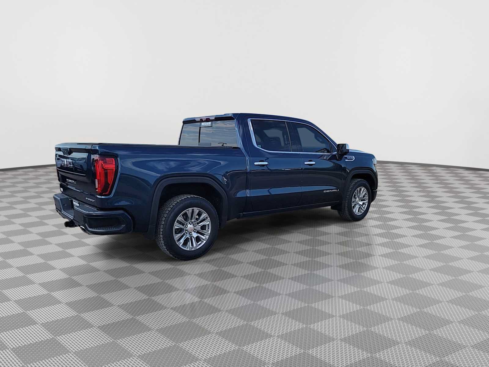 Used 2020 GMC Sierra 1500 Denali w/ Technology Package AWD/4WD image 8