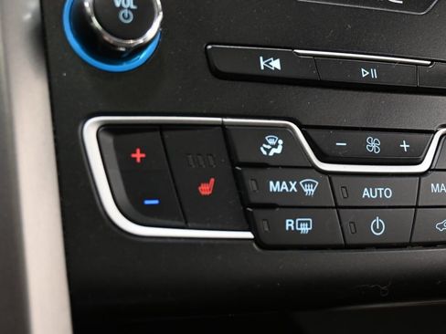 Used 2020 Ford Fusion SE AWD/4WD image 12