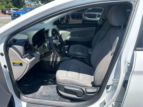 Used 2017 Hyundai Elantra SE FWD image 11