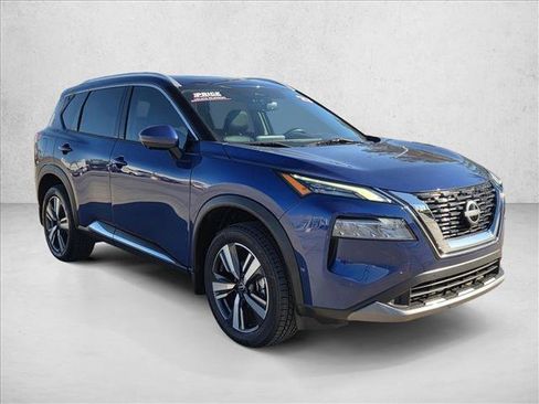 Used 2023 Nissan Rogue SL w/ SL Premium Package image 3