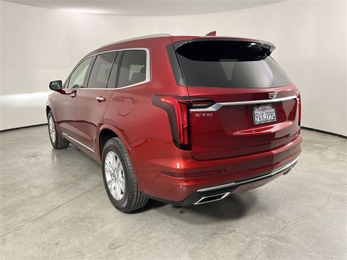 Used 2025 Cadillac XT6 Luxury image 33