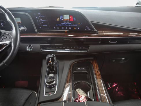 Used 2022 Cadillac Escalade Premium Luxury RWD image 14