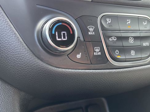 Used 2024 Chevrolet Equinox LT w/ LPO, Floor Liner Package FWD image 27