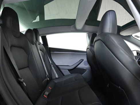 Used 2025 Tesla Model 3 Long Range image 16