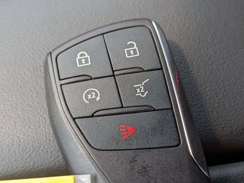 Used 2022 Buick Envision Essence w/ Technology Package II AWD/4WD image 39