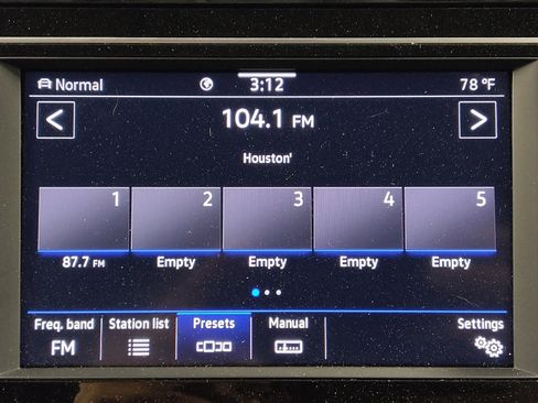 Used 2022 Volkswagen Tiguan S image 25