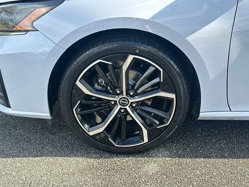 Used 2024 Nissan Altima 2.5 SR image 11