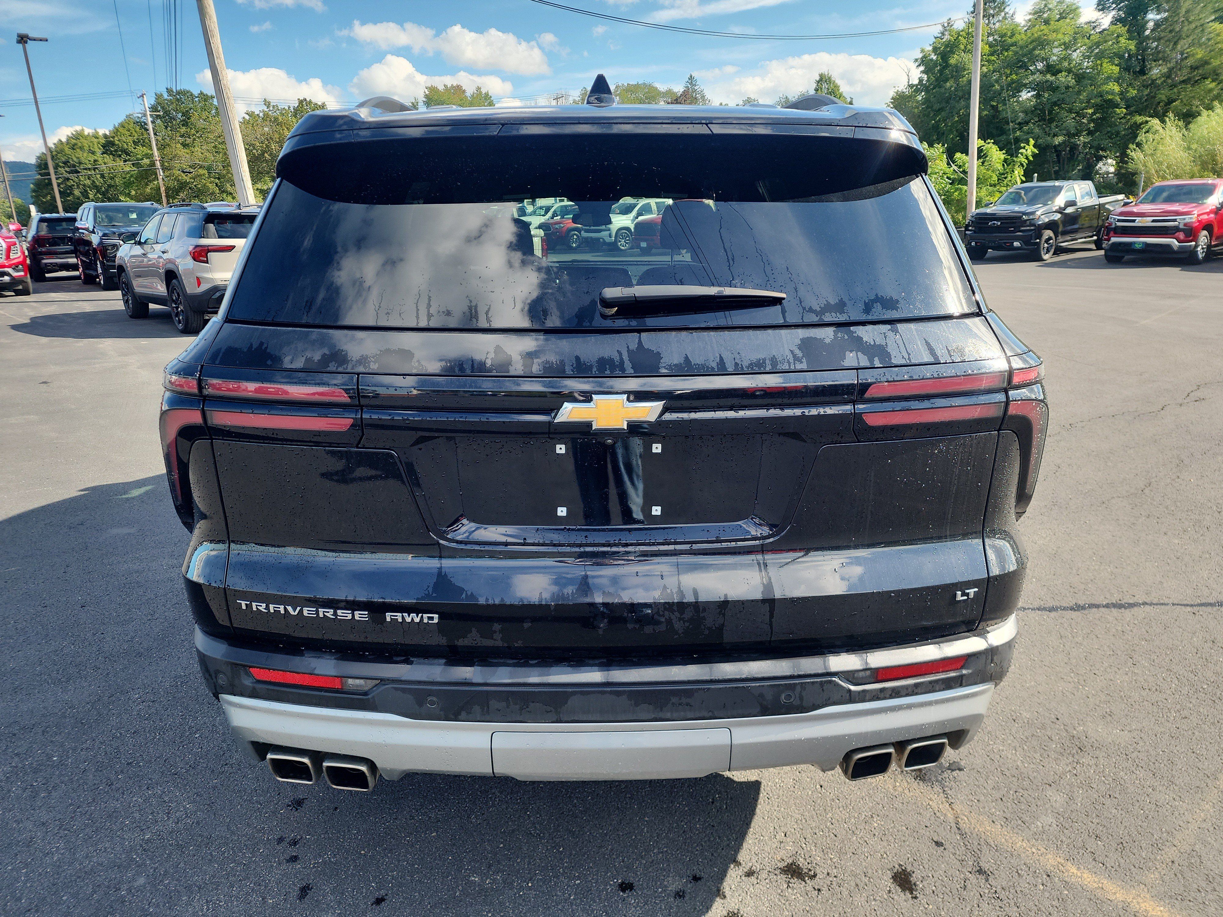 Certified 2024 Chevrolet Traverse LT w/ Trailering Package AWD/4WD image 7