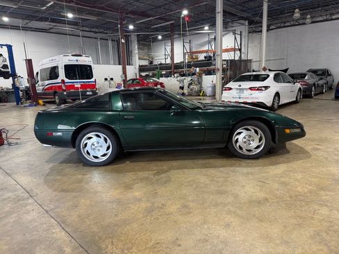 Used 1994 Chevrolet Corvette Coupe RWD image 5