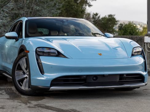 Certified 2024 Porsche Taycan 4 Cross Turismo image 9