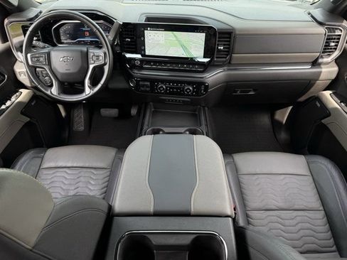 Used 2025 Chevrolet Silverado 2500 ZR2 w/ Technology Package AWD/4WD image 10