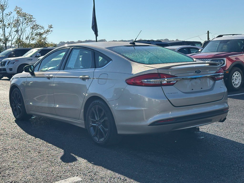Used 2018 Ford Fusion SE w/ Equipment Group 201A FWD image 24