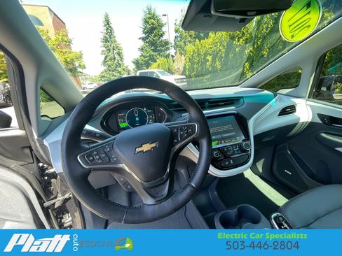 Used 2017 Chevrolet Bolt Premier w/ Driver Confidence II Package FWD image 33