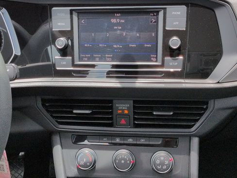 Used 2019 Volkswagen Jetta S w/ Driver Assistance Package FWD image 17