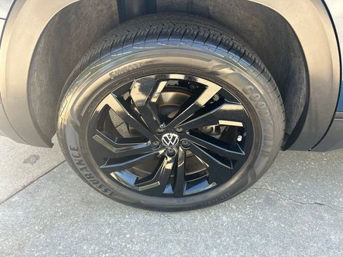 Used 2023 Volkswagen Atlas SE w/ Black Wheel Package FWD image 29