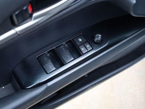 Used 2025 Toyota Camry LE image 12