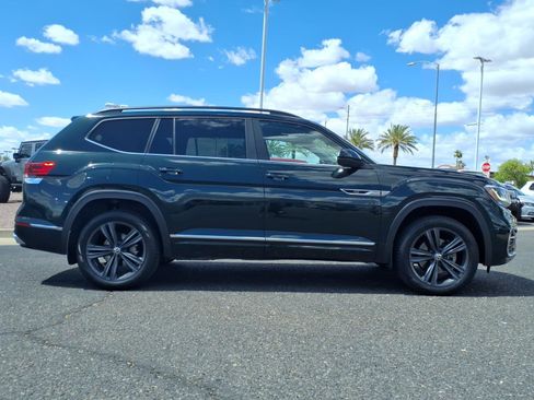 Certified 2021 Volkswagen Atlas SE image 8