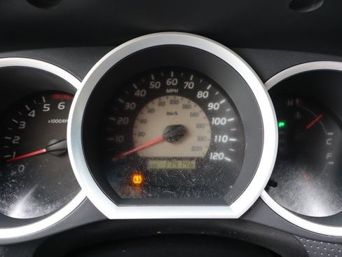 Used 2010 Toyota Tacoma 4x4 Double Cab image 32