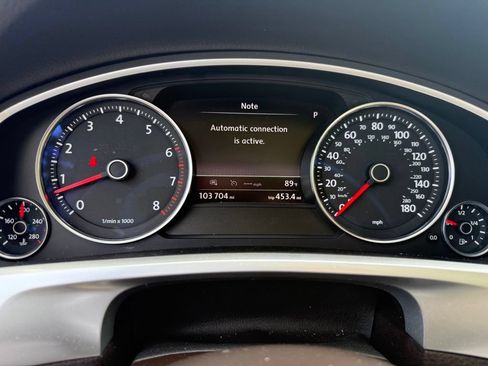 Used 2015 Volkswagen Touareg Executive AWD/4WD image 15