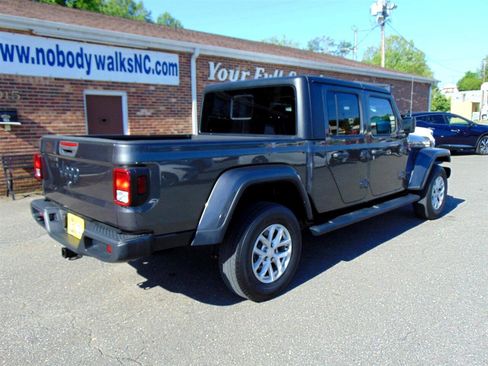 Used 2023 Jeep Gladiator Sport image 5