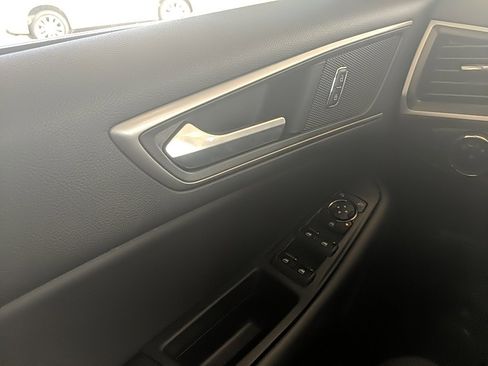 Used 2023 Ford Edge SEL image 22