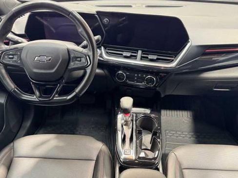 Used 2025 Chevrolet Trax LT w/ Driver Confidence Package image 15