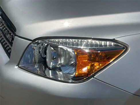 Used 2007 Toyota RAV4 Limited AWD/4WD image 9