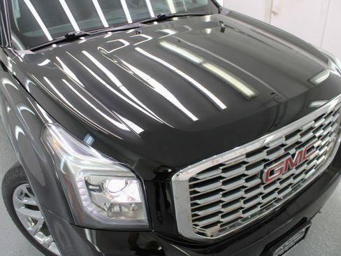 Used 2020 GMC Yukon Denali w/ Denali Premium Package AWD/4WD image 17