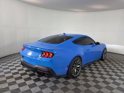 Used 2025 Ford Mustang GT Premium RWD image 9