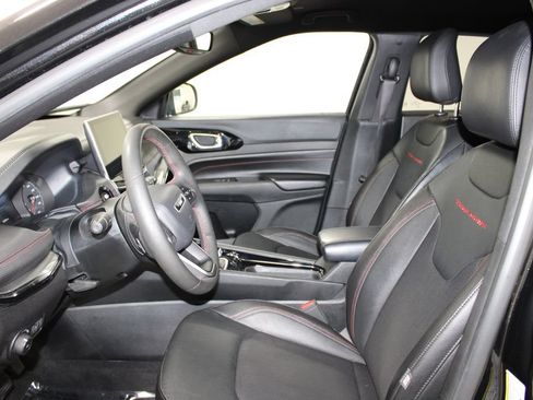 Used 2024 Jeep Compass Trailhawk AWD/4WD image 17