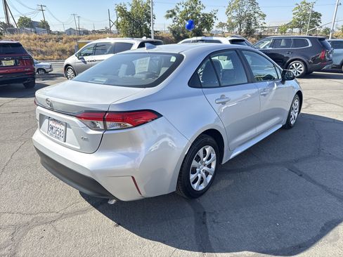 Used 2024 Toyota Corolla LE FWD image 5