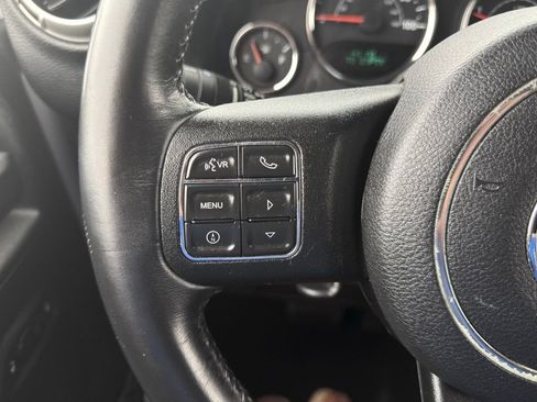 Used 2016 Jeep Wrangler Unlimited Sahara w/ Connectivity Group AWD/4WD image 6