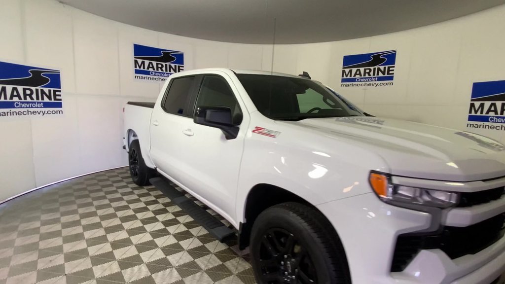 Used 2023 Chevrolet Silverado 1500 RST w/ Z71 Off-Road Package AWD/4WD image 4