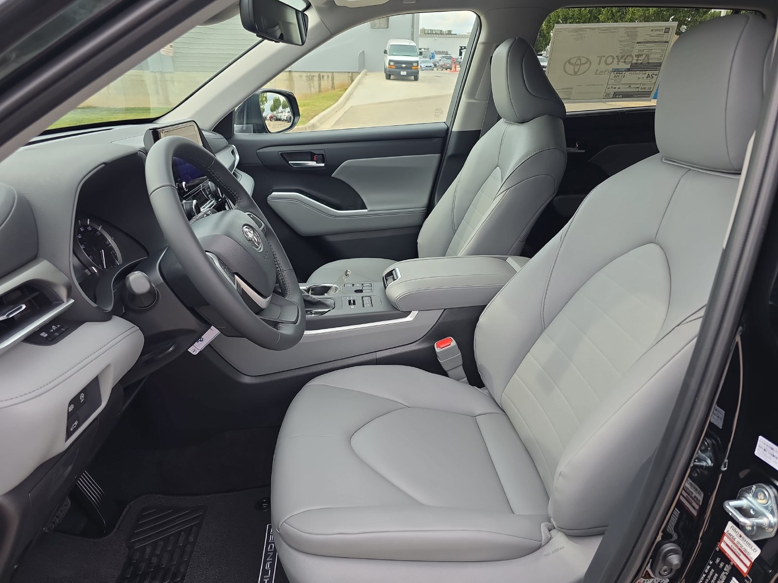 New 2026 Toyota Highlander XLE AWD/4WD image 11