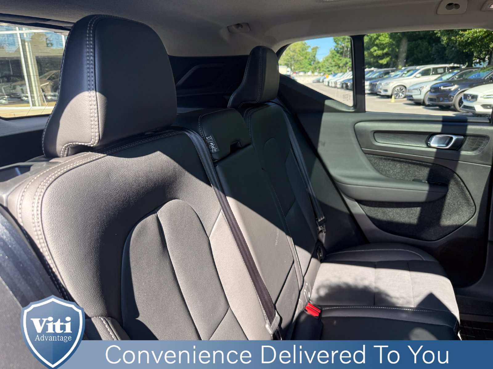 Certified 2024 Volvo XC40 B5 Plus w/ Protection Package Premier AWD/4WD image 27