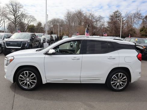 Used 2023 GMC Terrain Denali w/ Denali Premium Package AWD/4WD image 7
