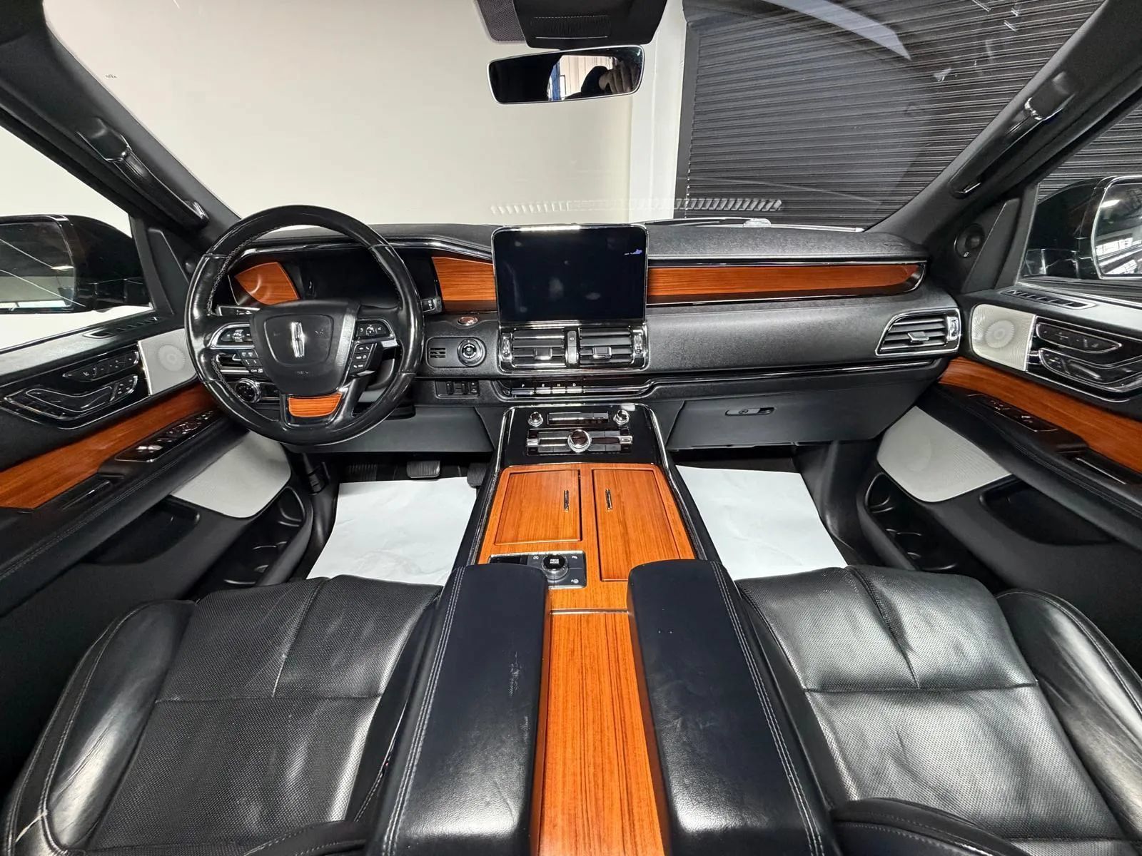 Used 2018 Lincoln Navigator Reserve w/ Technology Package AWD/4WD image 27