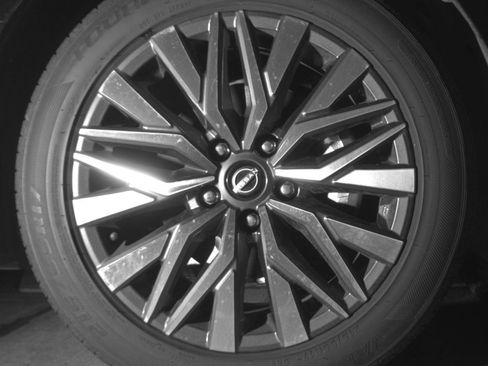 Used 2025 Nissan Altima 2.5 SV FWD image 16