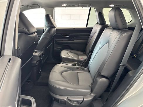 Used 2025 Toyota Grand Highlander AWD image 38