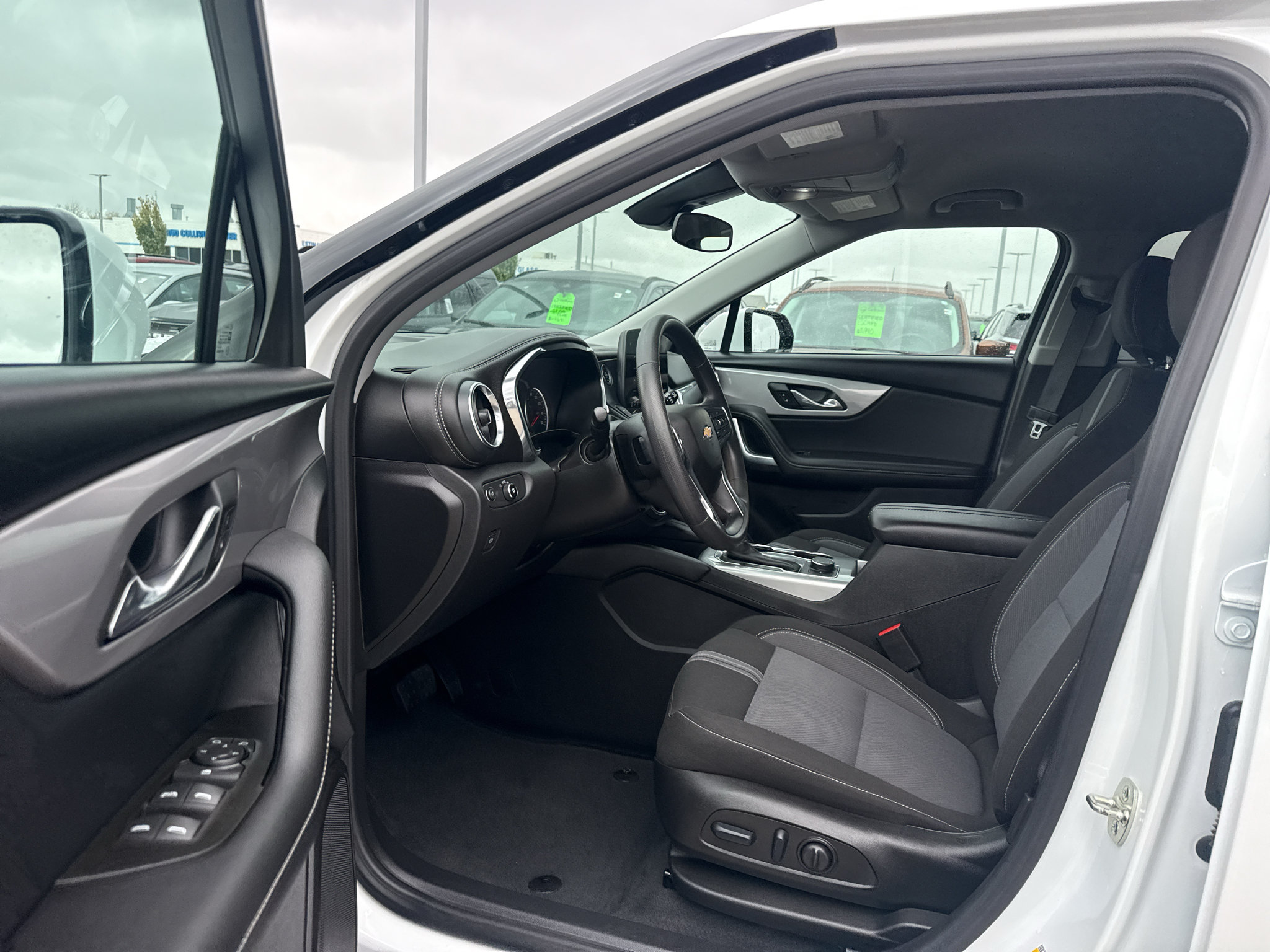 Certified 2025 Chevrolet Blazer LT AWD/4WD image 4