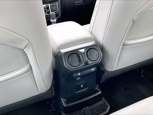 Used 2022 Jeep Wrangler Unlimited Sahara image 10