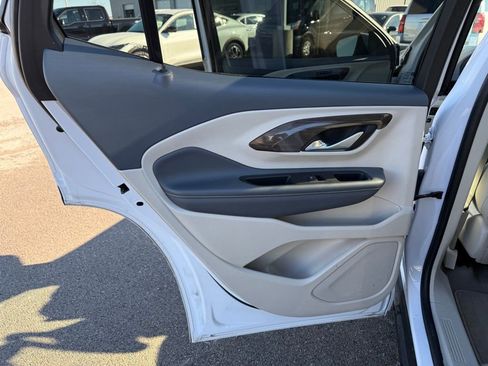 Used 2022 GMC Terrain Denali w/ Denali Premium Package image 11