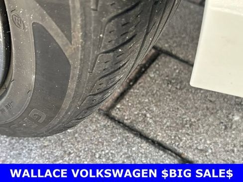 Certified 2023 Volkswagen Jetta SE w/ Panoramic Sunroof Package image 11