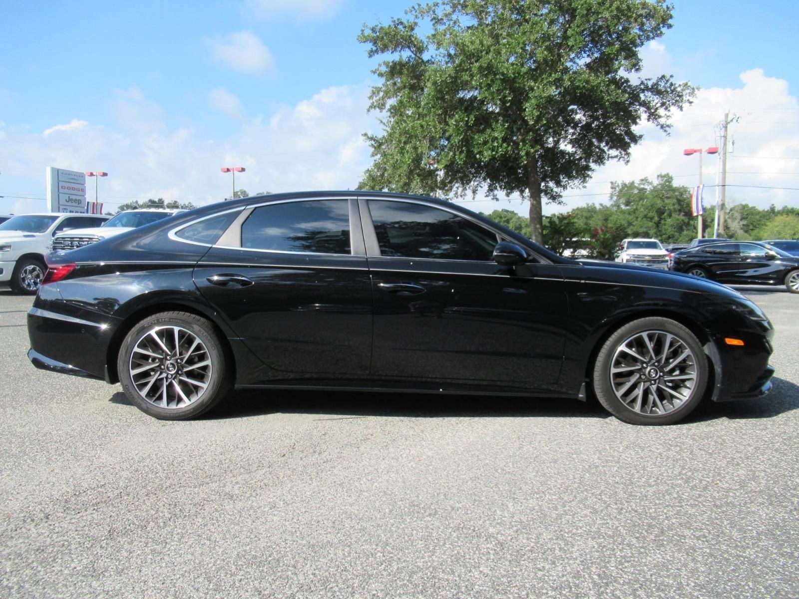 Used 2022 Hyundai Sonata Limited FWD image 2