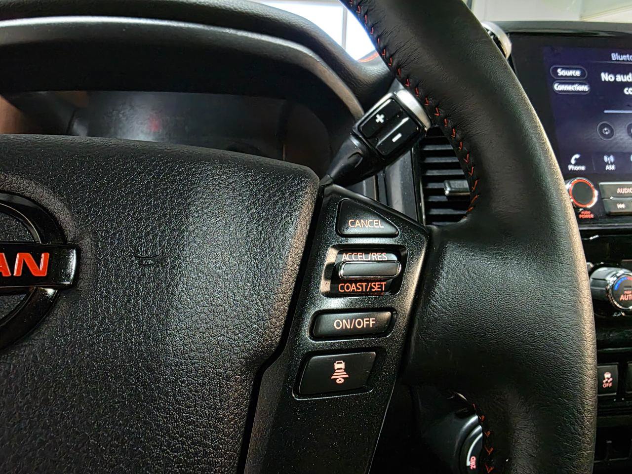 Used 2022 Nissan Titan PRO-4X w/ Pro-4x Convenience Package AWD/4WD image 32