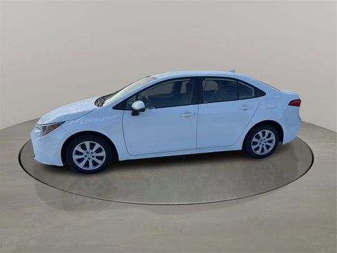Used 2020 Toyota Corolla LE image 4