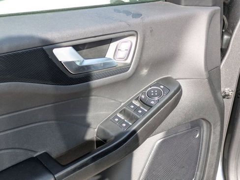 Used 2025 Ford Escape ST-Line image 3