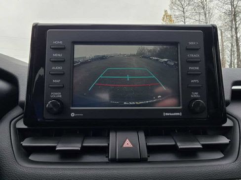 Used 2020 Toyota RAV4 XLE image 25