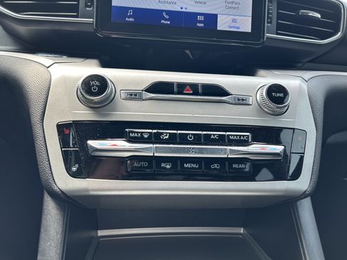 Certified 2022 Ford Explorer XLT AWD/4WD image 16