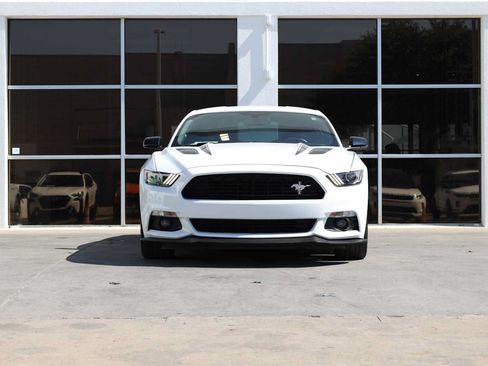 Used 2016 Ford Mustang GT Premium w/ Equipment Group 401A RWD image 5